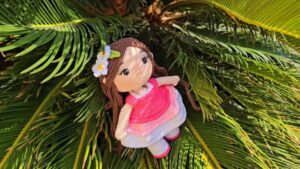 14 Free Crochet Girl Doll Patterns (Disney Princess & Kawai)