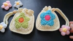 How to Crochet Flower Granny Square Mini Pouch for Spring