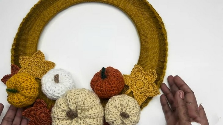 Crochet Fall Wreath (3)