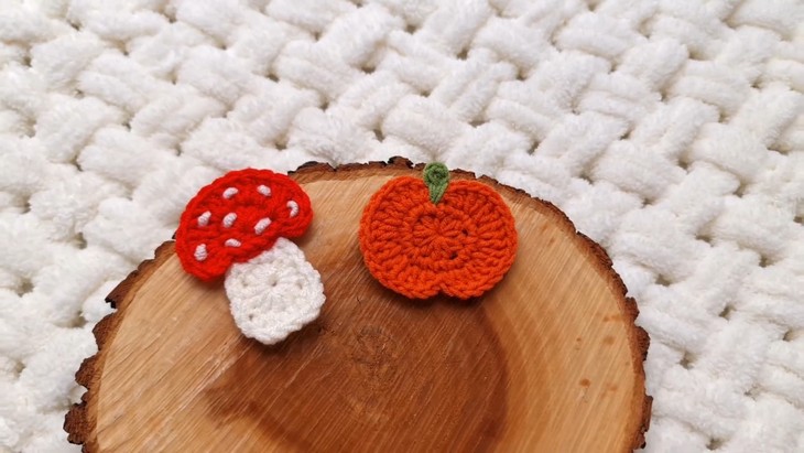 Crochet Fall appliques (3)