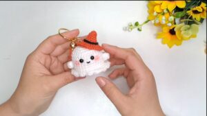How to Crochet Boo Ghost Keychain for Halloween