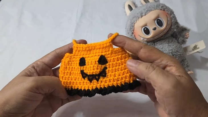 Crochet Halloween Labubu Costume (2)