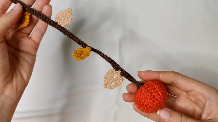 Crochet Pumpkin Bookmark For Falls (2)