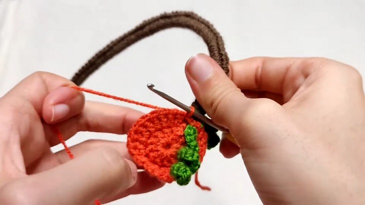 Crochet Pumpkin Charger Cable Cover Pattern (1)