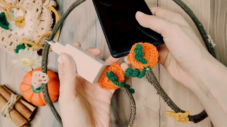 Crochet Pumpkin Charger Cable Cover Pattern (2)
