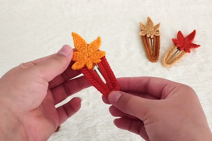 Crochet fall picture hairclip