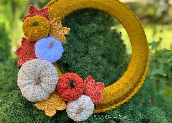 Crochet fall wreath
