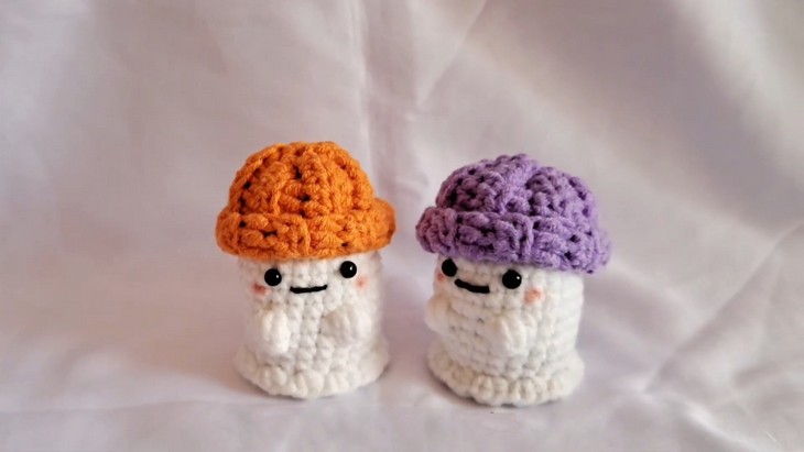Crochet ghost with Beanie (1)