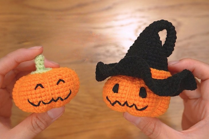 Pair of crochet halloween pumpkins