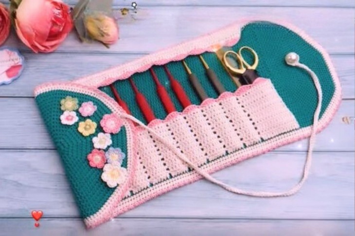 Pencil case with hooks