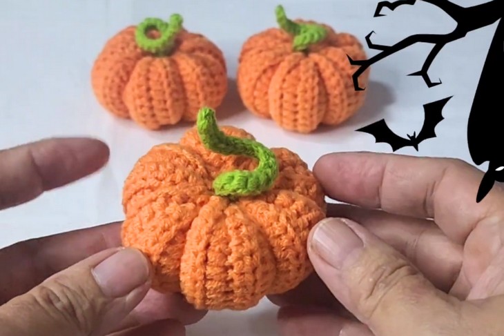 Pumpkin crochet for halloween pattern , Easy to follow, every step_573