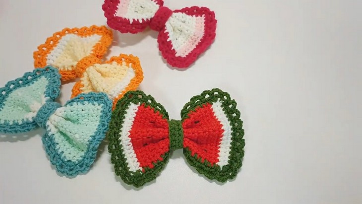 crochet colorful bows
