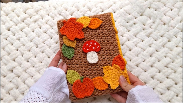 Crochet Book Sleeves materials