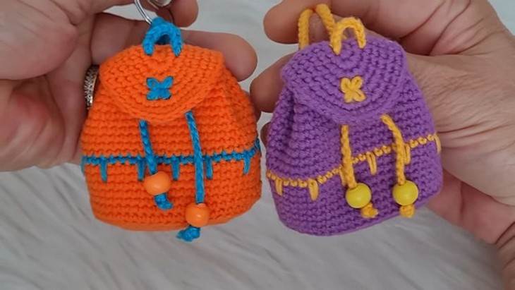 Crochet Colorful Bagpack Keychain Pattern (3)