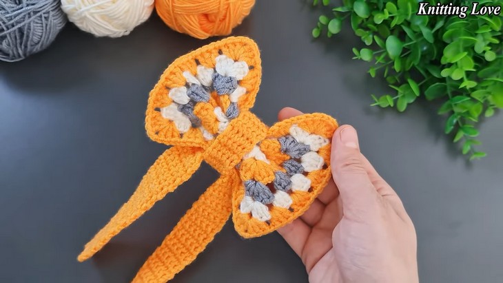 Crochet Falls Bow With Granny Square (2)