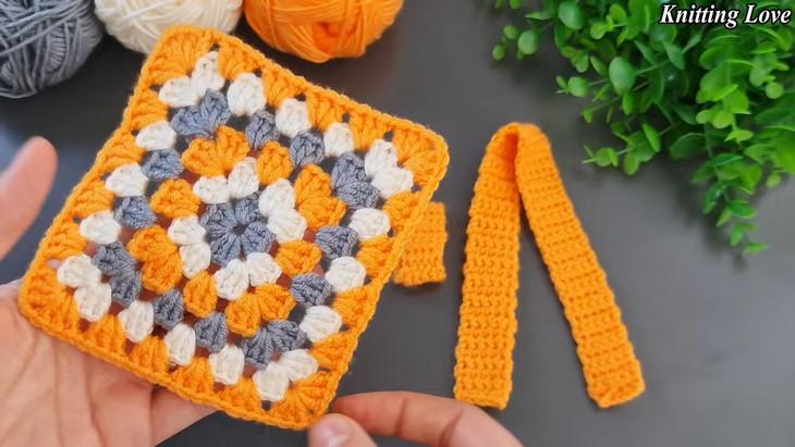 Crochet Falls Bow With Granny Square (1)
