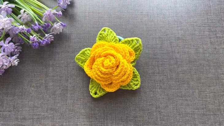 Crochet Flower Hair Tie (1)