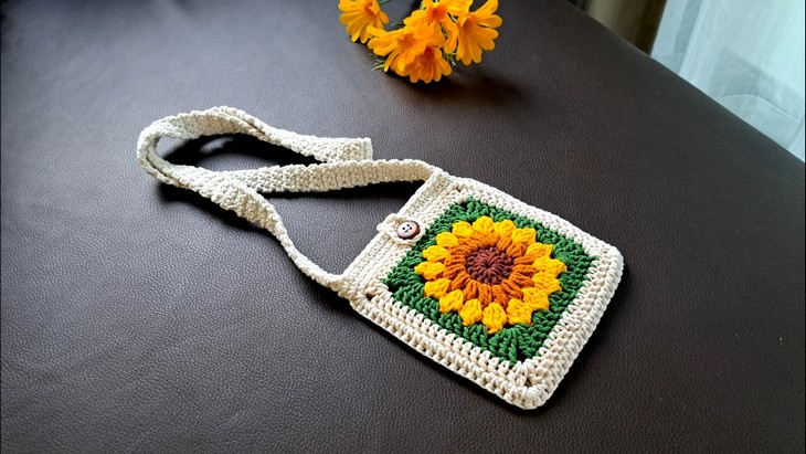 Crochet Granny Square Sunflower Bag (1)