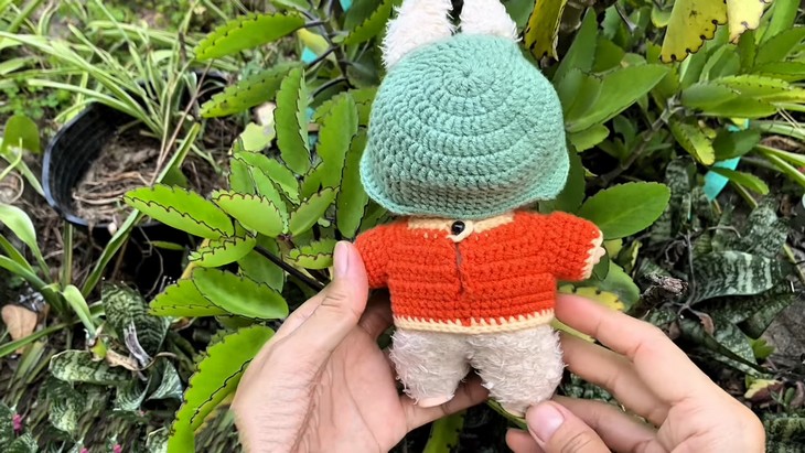 Crochet Labubu Fall Outfit (2)