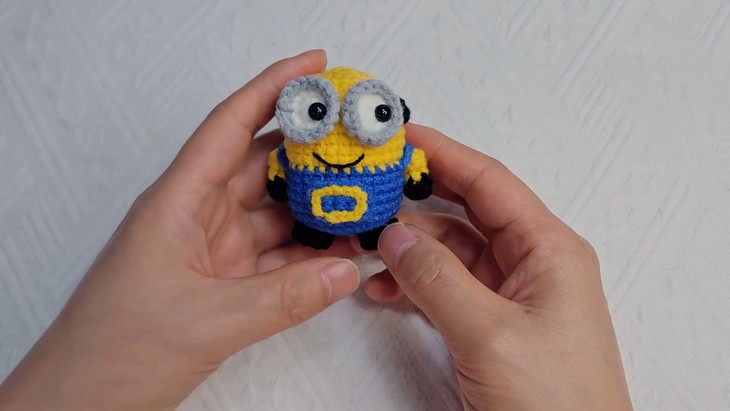 Crochet Minion Amigurumi (3)