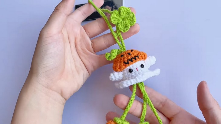 Crochet Pumpkin Ghost 2
