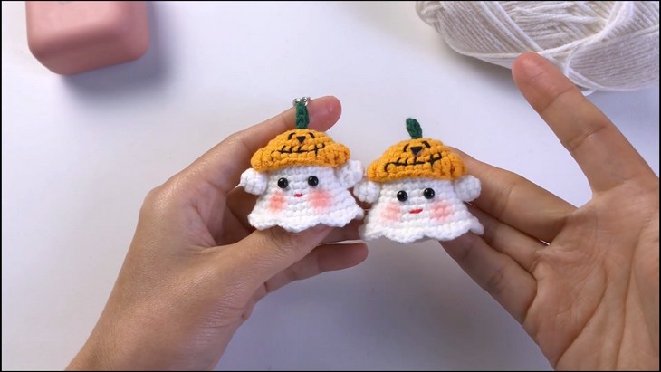 Crochet Pumpkin Ghost Amigurumi Pattern (5)