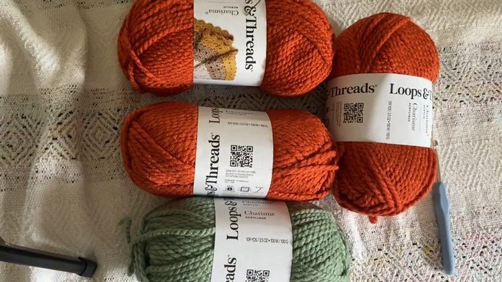 Crochet Pumpkin Pillow Pattern (2)