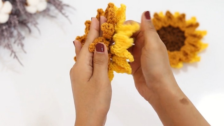 Crochet Sunflower For Falls (2)