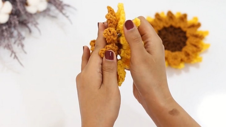 Crochet Sunflower For Falls (3)
