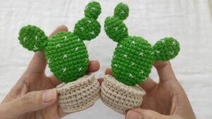 How to Crochet A Mini Cactus Pot for Decor (Prickly Pearl Cactus)