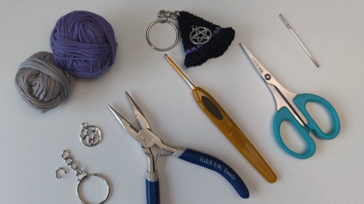 How To Crochet Mini Witch Hat Keychain _ No Sew Tutorial _ Cute Crochet Pattern 0-17 screenshot