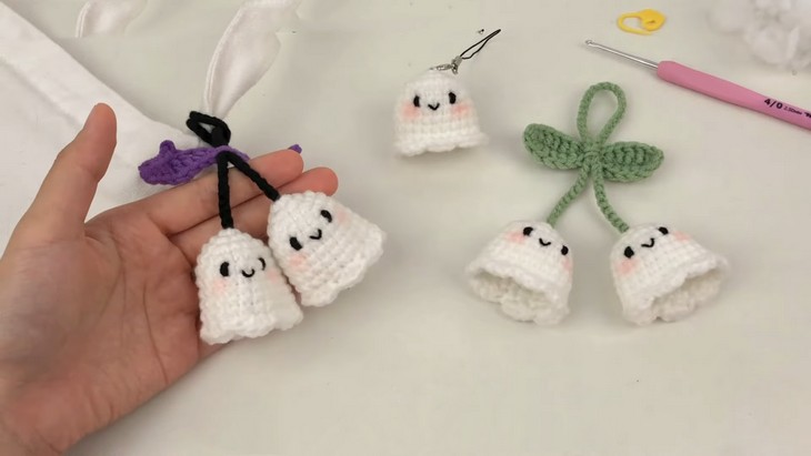 How to Crochet Mini Ghost Bag Charm & Bookmark for Halloween