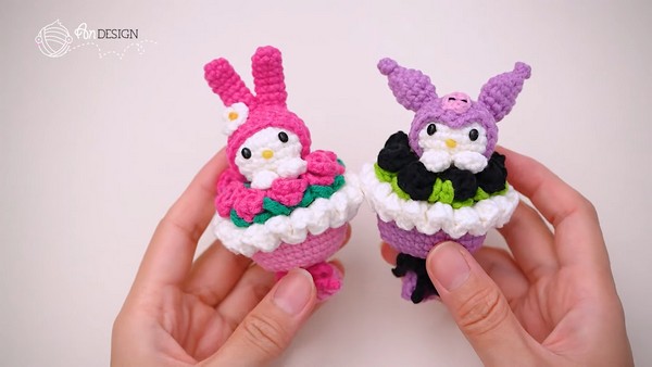 crochet pair of bouquets