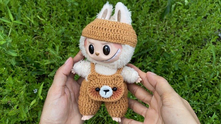 how to crochet a labubu bear clothes