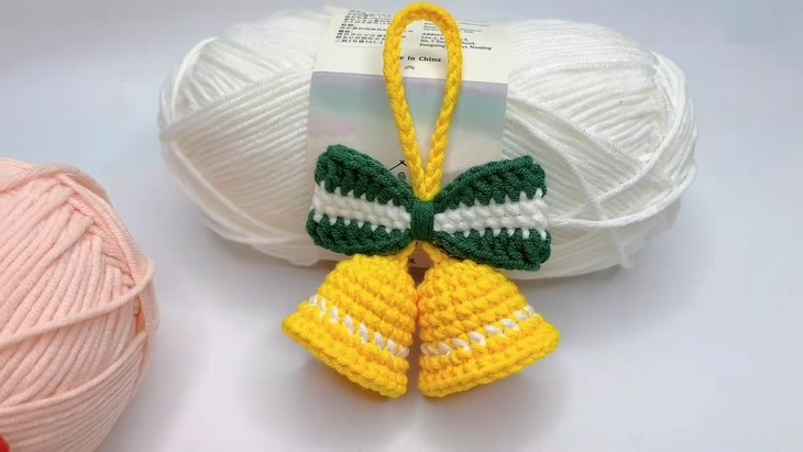 How to Crochet Christmas Bells Ornament with Bow (Green & Red)