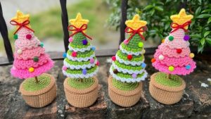 Crochet Christmas trees