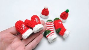 How to Crochet Mini Christmas Ornaments (Hat, Mitten and Stocking)