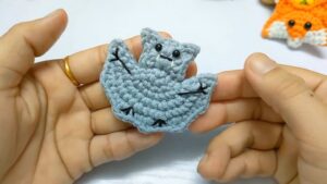 How to Crochet Cute Bat Applique for Last-Minute Halloween
