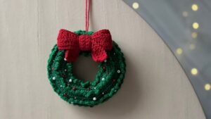 How to Crochet 3D Wreath Christmas Ornament with Beads