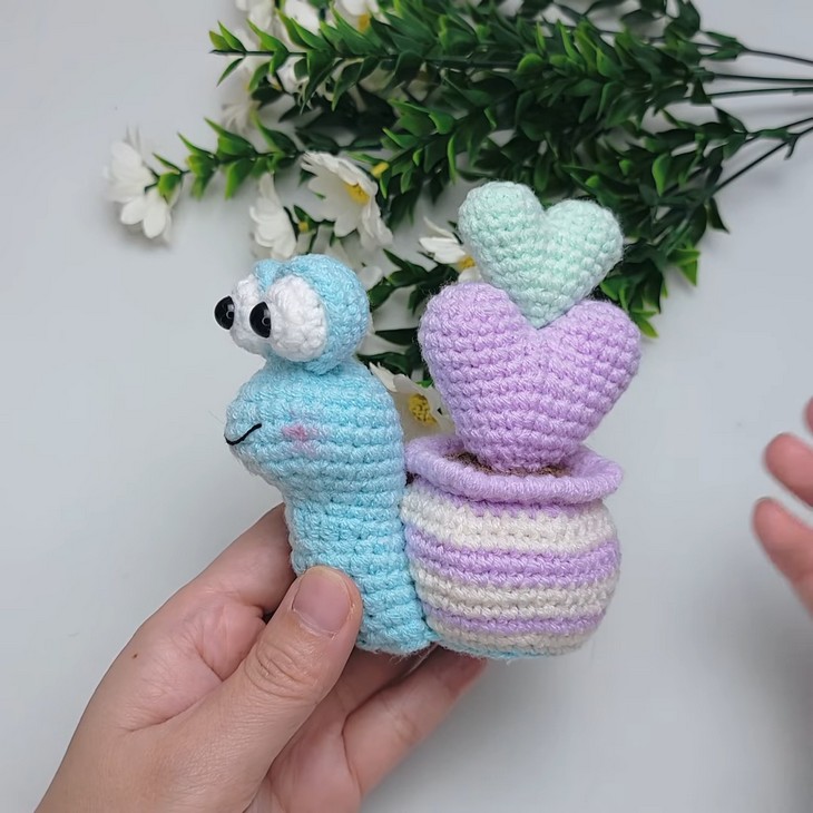How Crochet Heart Snail Amigurumi with for Gifting