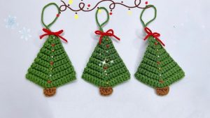 How to Crochet Flat Christmas Tree Ornament