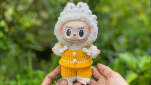 How to Crochet Labubu Girl Outfit (Classy & Elegant)