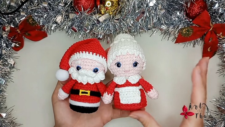 Amigurumi crochet Christmas ornament _ Santa and Mama Claus (3)