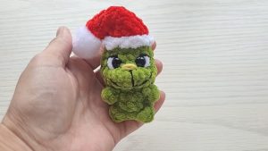 Christmas Dressed Cutest Grinch Plushie Tutorial (2)