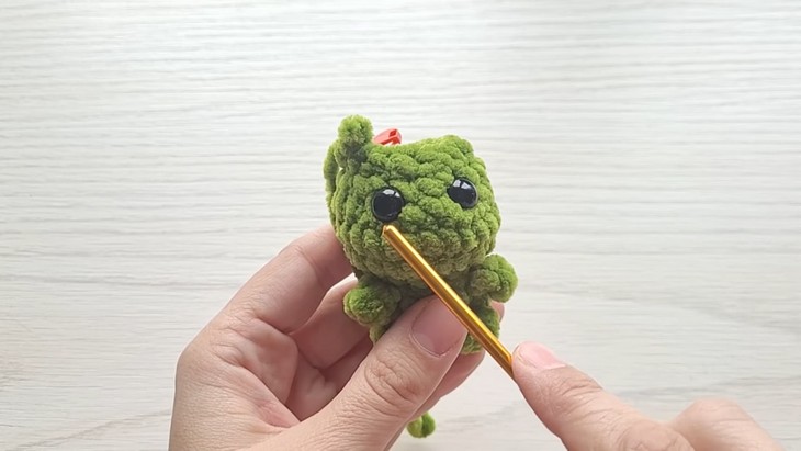 Christmas Dressed Cutest Grinch Plushie Tutorial (5)