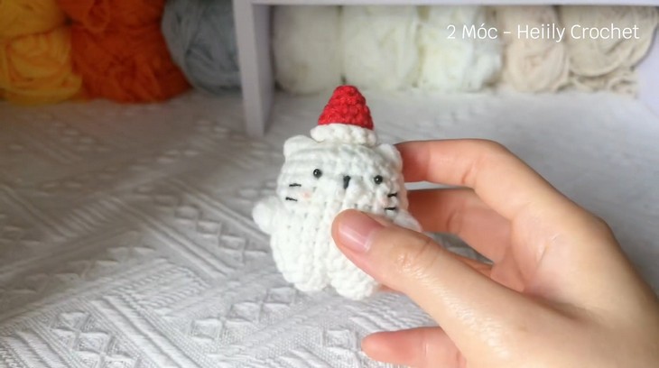 Crochet Christmas Cat Tutorial (3)