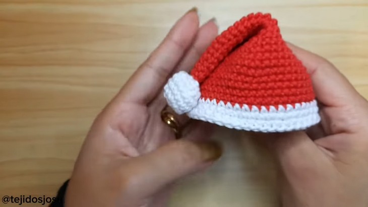 Crochet Christmas Ornaments - Santa Amigurumi (7)