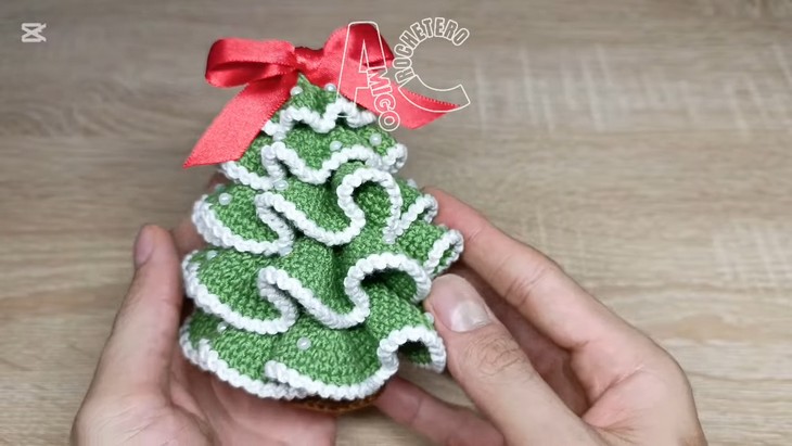 Crochet Christmas Tree (2)