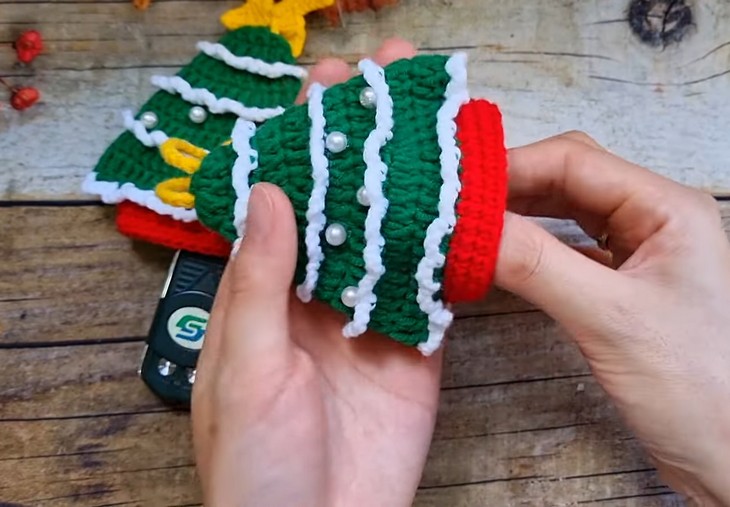 Crochet Christmas Tree Keycover & Keychain (5)
