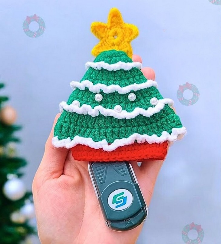 Crochet Christmas Tree Keycover